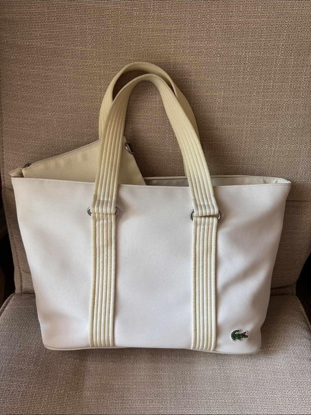 🔥Lacoste Ivory  PVC Tote Bag with Dual Straps